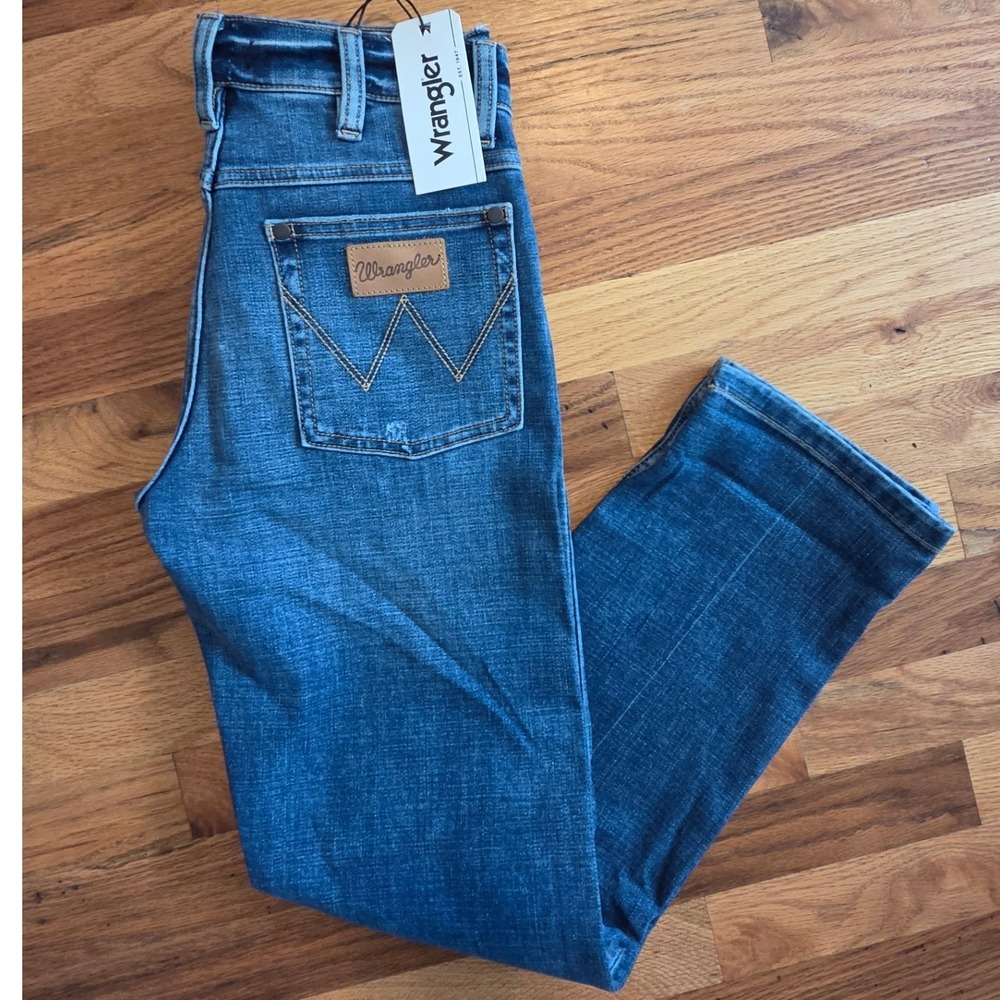 Wrangler Womens Boyfriend Jeans Medium Wash Straight Leg 25x29 NWT